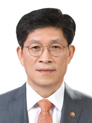 [월요 정책마당] 대한민국 규제혁신을 혁신하다/노형욱 국무조정실장