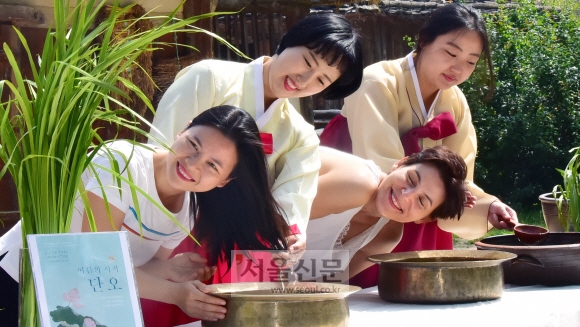 내일 단오… “창포물에 머리 감아요”