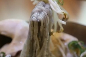 ‘전참시’ 이영자, 닭칼국수 먹방 “흑임자 면발,구구단 세정 같은 착함”