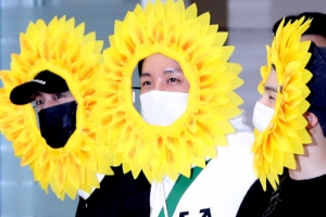 [포토] ‘방탄꽃이 피었습니다’ 귀국하는 방탄소년단