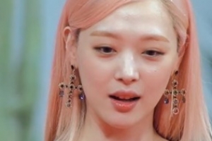 “기승전 노브라” 악플 읽은 설리 표정이..