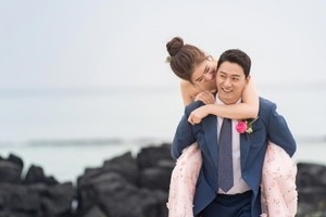 주진모♥민혜연, 의사계의 김태희와 웨딩 화보 ‘연예인 포스’