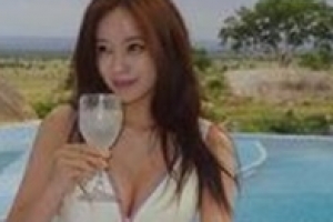 터질 것 같은 볼륨감 자랑하는 효민 ‘눈길이..’ [EN스타]