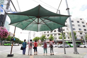 “뙤약볕 피해 가세요” 구로구, 그늘막 85개로 확대