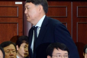 댓글수사 항명에 좌천… “사람에 충성 않는다” 국민검사로 불려