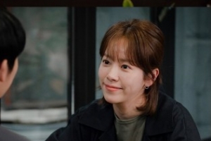 ‘봄밤’ 한지민♥정해인, 설레는 만남 포착 ‘꿀 떨어지는 눈빛’