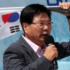 ‘75억 횡령·뇌물수수’ 홍문종 2심 징역 4년 6개월…법정 구속