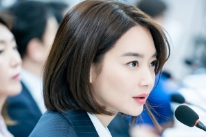 “밟아버려”..‘보좌관’ 신민아, 당당+짜릿 카리스마