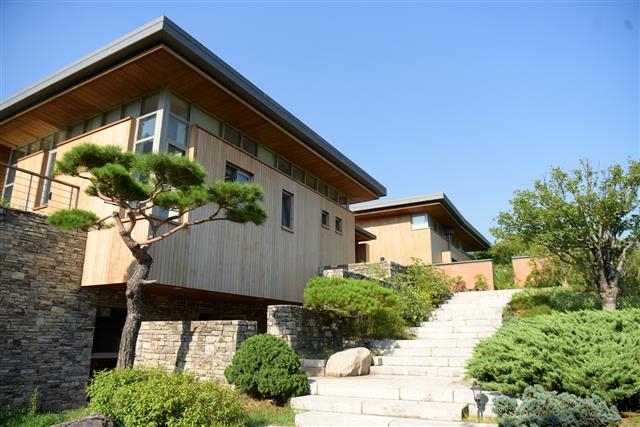 노 전 대통령이 귀향해 서거 때까지 살았던 대통령의 집. 지난해 5월 개방했다.