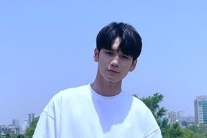 옹성우, 청량美 가득한 근황 “열여덟의 순간”