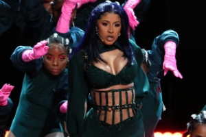 [포토] 카디비, 시선 강탈 ‘섹시 퍼포먼스’