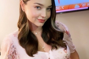 ‘셋째 임신’ 미란다 커, D라인 공개 ‘변함 없는 미모’