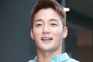 김진우 아빠 된다, 소속사 측 “아내 임신 6개월차” [공식]