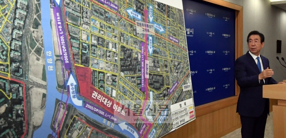 박원순 서울시장이 26일 시청에서 영등포구 문래동 ‘붉은 수돗물’ 사태에 대한 설명회를 열고 대책을 밝히고 있다. 박지환 기자 popocar@seoul.co.kr