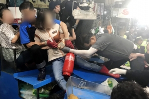 [포토] 명도집행 중 충돌…아수라장 된 구 노량진수산시장