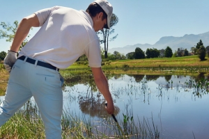 워터해저드에서 골프공 5만 6000개 훔친 일당, 수법 보니…