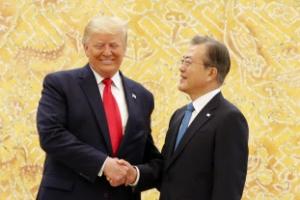 문대통령 “나도 DMZ 동행…트럼프·김정은 악수하면 역사적 장면”