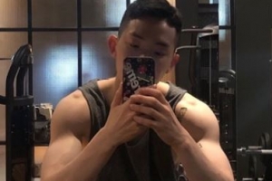 조권, 반전 근육 몸매 공개에 깜짝 ‘넓은 어깨 눈길’ [EN스타]