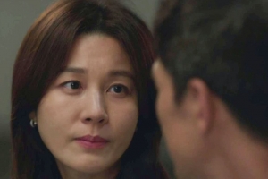 ‘바람이 분다’ 감우성♥김하늘, 애틋 키스로 나눈 마음 “로맨스 2막”