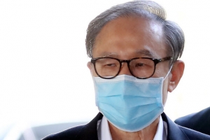 참모들 만났다? MB ‘보석 공방’