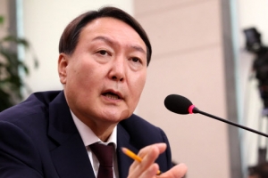 “윤우진에게 변호사 소개했다” 녹음파일 등장에…윤석열 “선임 아니라 문제 안돼”