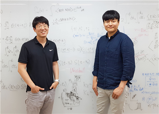 이번 연구를 이끈 김재경 교수(왼쪽), 김대욱 연구원