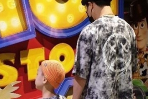 하하, 두 아들과 쌍둥이 같은 비주얼 “우리는 삼총사” [EN스타]