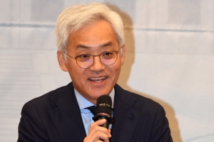 “남북 새달엔 독자 어젠다 추진… 文정부, 북미협상 적극 관여를”