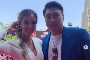 배지현, ‘♥류현진’ 메이저리그 올스타전 인증샷 “자랑스러워!”