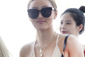 화사 공항패션 화제, 히프 슬렁룩 뭐길래? ‘저스틴 비버도’