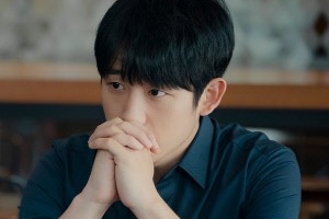 ‘봄밤’ 정해인, 김준한에 분노의 눈빛 포착..한지민은 ‘해맑’