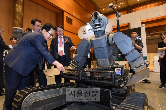 로봇·드론·자율주행차 한자리에… 무인이동체산업엑스포 개막