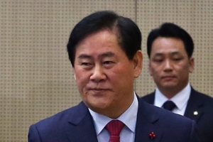 “국정원 돈 받았으면 할복” 최경환 유죄 확정