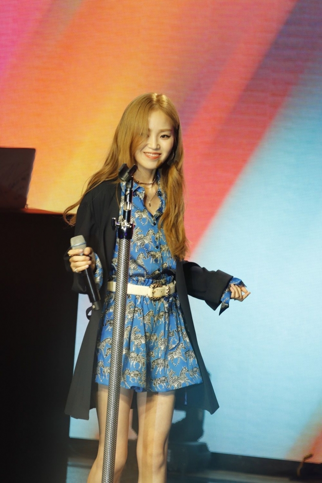 11일 데뷔 쇼케이스 무대에 선 애런. 뉴타입이엔티 제공