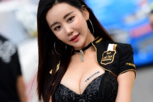 [포토] 김미진, E컵에 24인치 개미 허리 ‘청순 글래머’ 레이싱 모델
