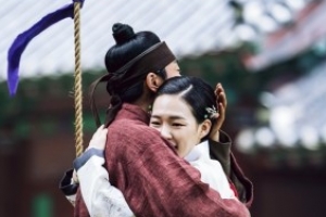 ‘녹두꽃’ 조정석♥한예리, 거절한 장소서 재회 “꽃길 걸을까”