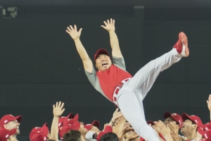 비공인 만루홈런 남기고 축제가 된 꽃범호 은퇴식