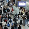 여행시즌 시작… 붐비는 인천공항