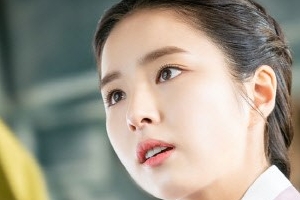 ‘신입사관 구해령’ 신세경-차은우, 긴박 스틸 “초조 VS 동공지진”