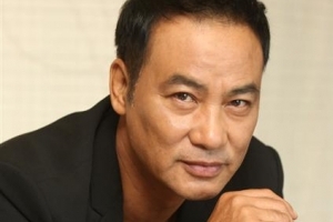 홍콩 유명배우 런다화 중국서 행사도중 칼에 찔려