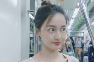 “서울 근황” 지하철 이용한 중국배우 유웨이