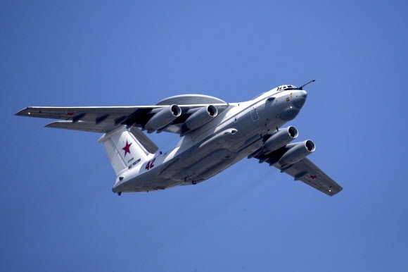 23일 한국 영공을 침범한 러시아의 A50 조기경보통제기.  AP 연합뉴스