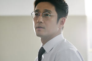 ‘지정생존자’ 지진희, 매력 대통령 등극 “섹시 셔츠핏까지 화제”