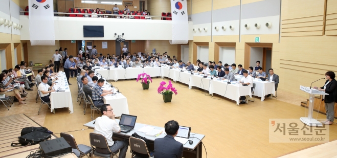 25일 시청 대회의실에서 광명시 2030 중장기 발전계획 수립연구용역 중간보고회를 열었다. 광명시 제공