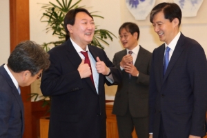 윤석열 취임 일성 “정치·경제 불공정행위 단호하게 대응”