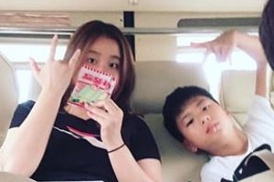 안정환♥이혜원 가족사진 공개..더욱 훈훈해진 리환이 포착