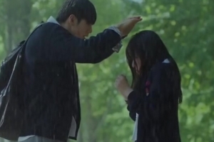 ‘열여덟의 순간’ 옹성우X김향기, 빗속 ‘손우산’ 엔딩 “심쿵”