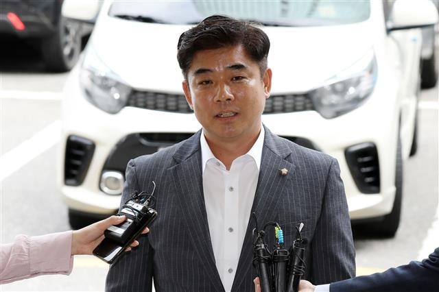 김병욱 민주당 의원, 국회 패스트트랙 충돌 조사 관련 경찰 출석