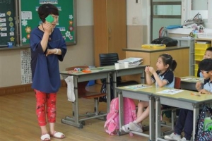 설문조사원·방과후 매니저·독서 강사…CF서 잘나가는 어르신모델도 키워요