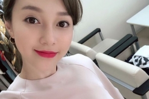 [EN스타] 아유미 근황, 시간 지나도 변함없는 미모 ‘환한 미소’